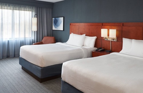 Glassboro Hotel | Courtyard Glassboro Rowan University
