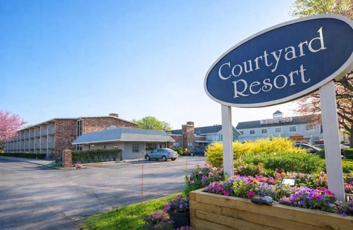 Hyannis Apartment | Courtyard Resort