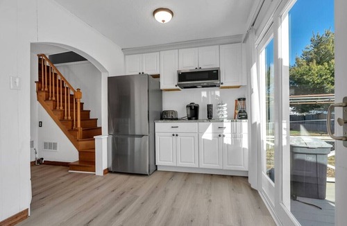 Portsmouth House | Cove Cottage | Close To Newport & Beaches