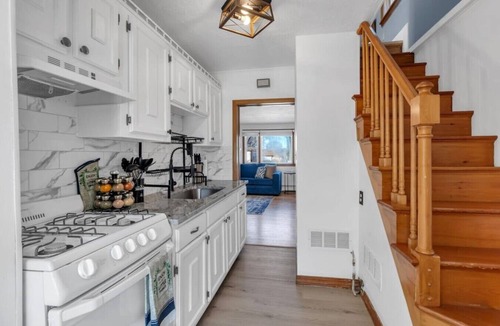 Portsmouth House | Cove Cottage | Close To Newport & Beaches