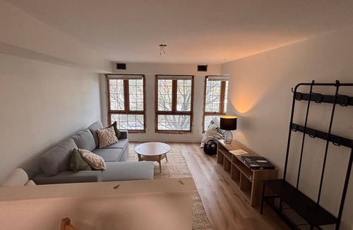 Southwark Apartment | Cozy 1-bedroom apartment in pleasant Philadelphia with AC