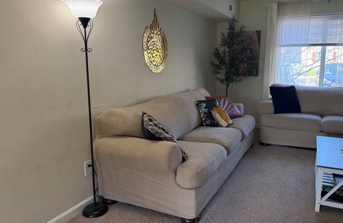 Maple Shade Apartment | Cozy 1-bedroom apartment in charming Maple Shade with AC