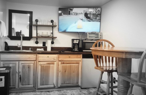 Seward Place Apartment | Cozy 1-bedroom apartment in charming Schenectady just renewed has AC HEAT WIFI
