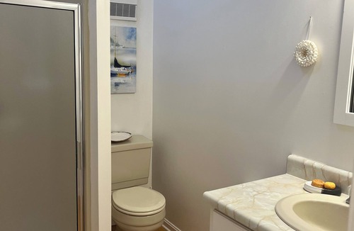 Kennebunk Apartment | Cozy 1-bedroom apartment in charming Kennebunk with WiFi, AC. Walk to town.