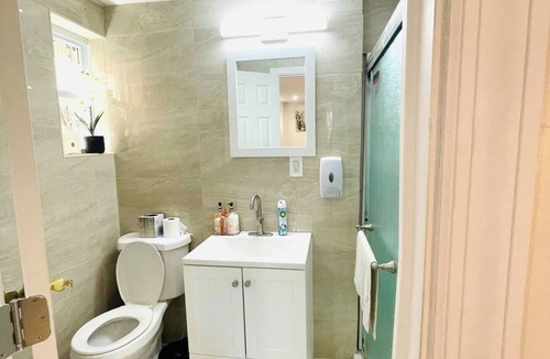 East New York Apartment | Cozy 1-bedroom apartment in Brooklyn Near JFK
