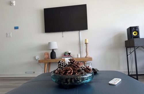 Carteret Apartment | Cozy 1-bedroom apartment in Carteret with rooftop and gym access
