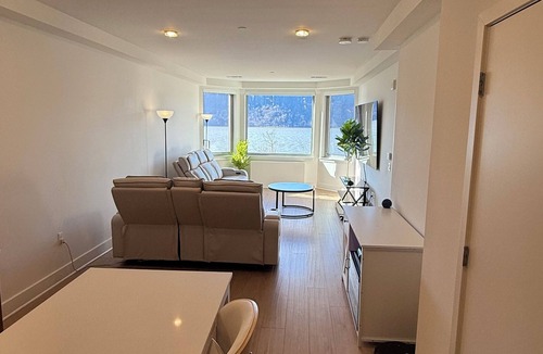 Northwest Yonkers Apartment | Cozy 1-bedroom apartment 30 min to NYC with pool and gym