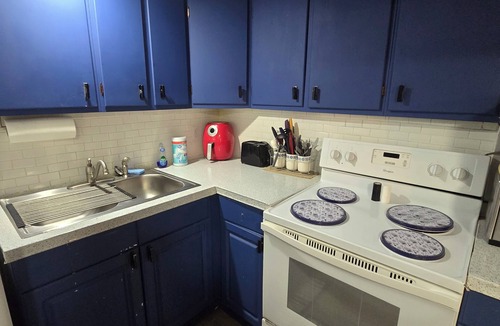Troy Apartment | Cozy 1-bedroom apartment in welcoming Troy with AC