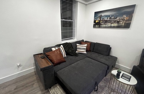Hoboken Condo | Cozy 1-bedroom condo in charming Hoboken minutes from EWR