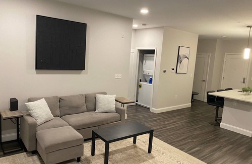 Reading Condo | Cozy 1-bedroom Condo in Downtown Reading, MA