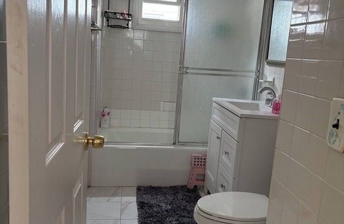 Queens House | Cozy 1-bedroom house in Queens Village with nearby public transportation