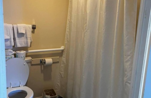Hamilton Hotel | Cozy 1-bedroom hotel room in serene Hamilton - #306 Mohawk