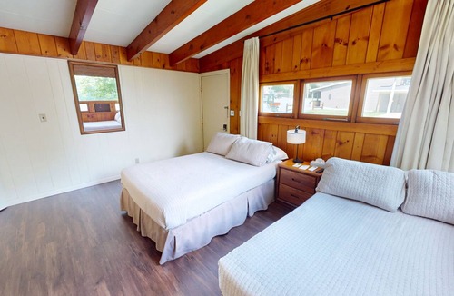 Hamilton Hotel | Cozy 1-bedroom hotel room in quaint Hamilton - #308 Seneca