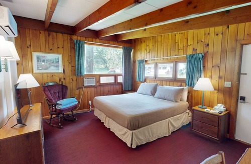 Hamilton Hotel | Cozy 1-bedroom hotel room in pleasant Hamilton - #310 Highline