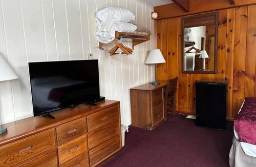 West Eaton Hotel | Cozy 1-bedroom hotel room in beautiful Hamilton - #316 Chenango