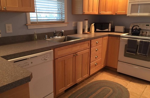 York Beach Apartment | Cozy 1 Bedroom Unit Steps Away from Long Sands Beach - AUGUST 2026 WEEKS OPEN!