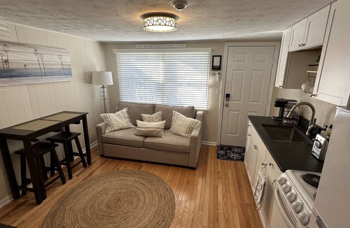 Old Orchard Beach Condo | Cozy 1 BR Condo Steps From The Beach
