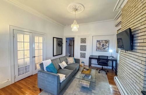 Emerson Gardens Apartment | Cozy 1Bed, 1Bath in Brookline