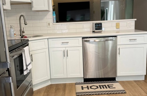 White Plains Apartment | Cozy 1BR/2 Queen Beds/Free Parking/Private Stay