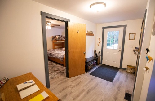 Cavendish House | Cozy 1BR Hilltop Getaway minutes from Okemo