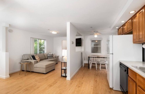 Ocean Park House | COZY 2 BEDROOM ONLY MINUTES FROM THE BEACH