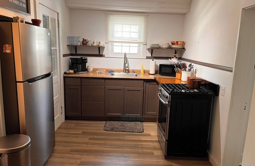 Glens Falls Apartment | Cozy 2-bedroom, 4bds near tranquil Crandall Park Glens Falls with AC