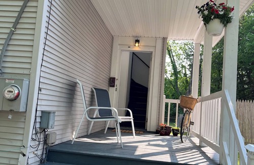 Glens Falls Apartment | Cozy 2-bedroom, 4bds near tranquil Crandall Park Glens Falls with AC