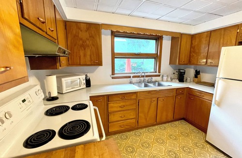 North Adams Apartment | Cozy 2-bedroom Apartment within Walking Distance to Mass MoCA and Downtown