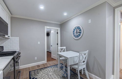 Newport Apartment | Cozy 2-bedroom apartment in Newport with WiFi, AC. 15% Off Monthly Bookings!