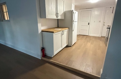 Warren Cottage | Cozy 2-bedroom cottage in tranquil Warren with AC