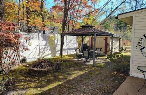 Lochmere Cottage | Cozy 2 bedroom cottage, sleeps 6, in a gated beach resort on Lake Winnisquam
