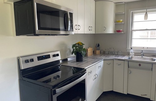 Chagrin Falls House | Cozy 2-bedroom house in Chagrin Falls Village, Walk to Everything