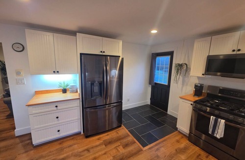 Town of Scriba House | Cozy 2-bedroom house in fantastic Oswego with AC and fitness room