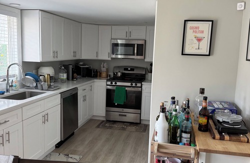 Momauguin House | Cozy 2-bedroom house sleeps 7, in charming East Haven Ct. with AC on the beach