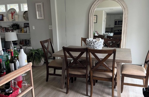 Momauguin House | Cozy 2-bedroom house sleeps 7, in charming East Haven Ct. with AC on the beach