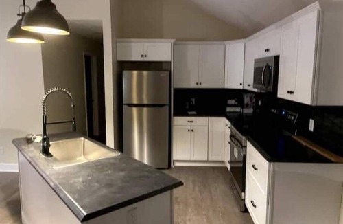 Avon House | Cozy 2 Bedroom In Avon NY