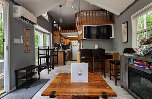 South Casco House | Cozy 2-bedroom Tiny Home with hot tub, A/C, boat ramp access to quiet lake