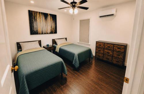 Queens Apartment | Cozy 2-bedroom with jacuzzi tub in perfect Queens with AC near JFK