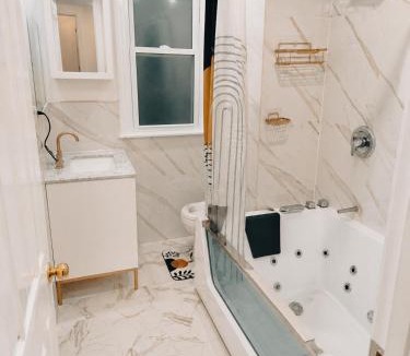 Queens Apartment | Cozy 2-bedroom with jacuzzi tub in perfect Queens with AC near JFK