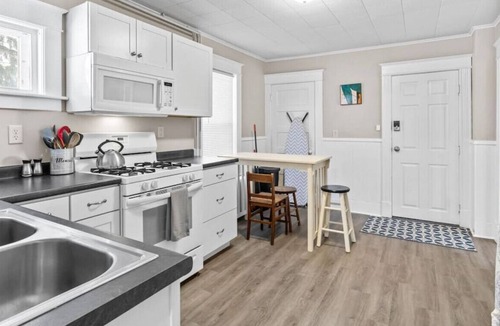 Winooski Apartment | Cozy 2 Bedroom with Parking!