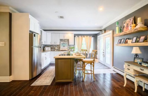 Saddle Brook Apartment | Cozy 2BR Apt w/Dedicated Home Office & Restoration Hardware Furnishing