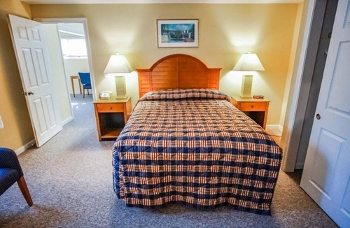 New Seabury Condo | Cozy 2BR Condo w Tennis Court & Outdoor Sitting Area- Cape Cod