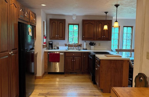 Shushan House | Cozy 2BR Irish Cottage near Battenkill River, Manchester VT & Saratoga