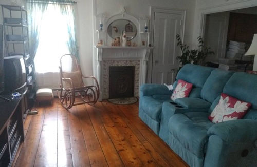 Biddeford Apartment | Cozy 2nd Floor 1-bedroom apartment in tranquil downtown Biddeford with AC