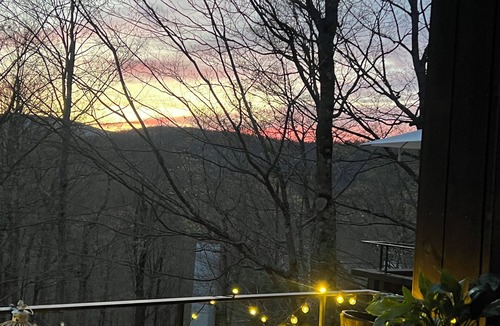 Plymouth Condo | Cozy 3-bedroom condo located in Plymouth, VT . 12 miles to Okemo mountain-