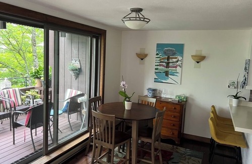 Plymouth Condo | Cozy 3-bedroom condo located in Plymouth, VT . 12 miles to Okemo mountain-