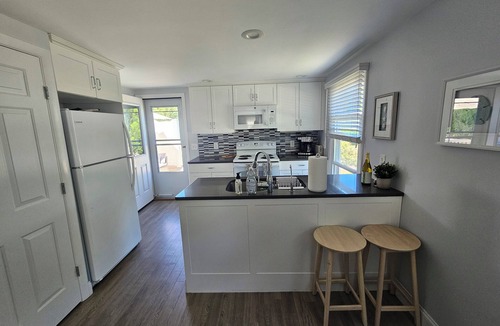 Charlestown Cottage | Cozy 3 Bedroom Cottage in Charlestown