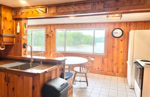 Gilmanton Cottage | Cozy 3-bedroom cottage in welcoming Gilmanton