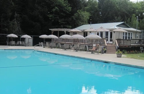 West Bridgton House | Cozy 3 bedroom home, next to pleasant mountain and Moose Pond.