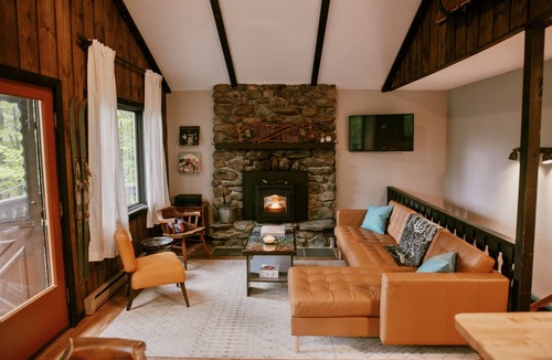 Mendon Ski Chalet | Cozy 3 Bedroom home near Killington